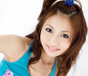 Asiatique tiny teen Risa Chigasaki
